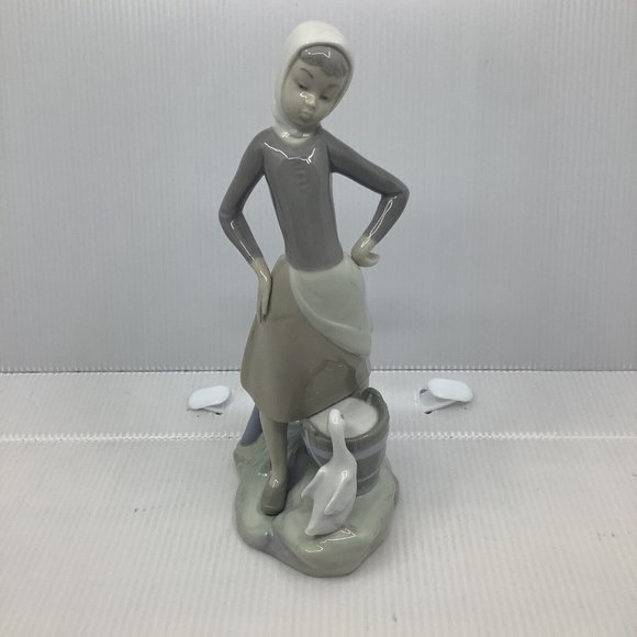 Lladro' - Statue Figure Bienfaisance Papillon 22cm Série Limitée 01008520